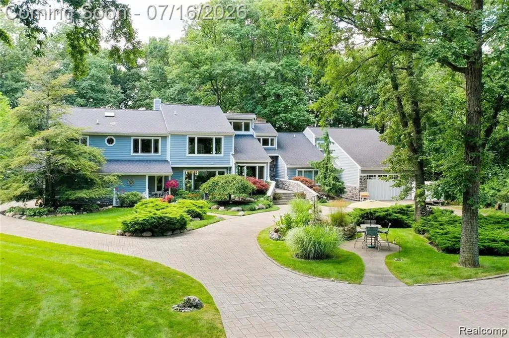 29474 East River Road Grosse Ile Township MI 48138