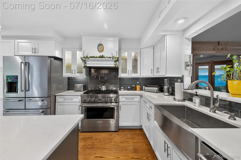 29474 East River Road Grosse Ile Township MI 48138
