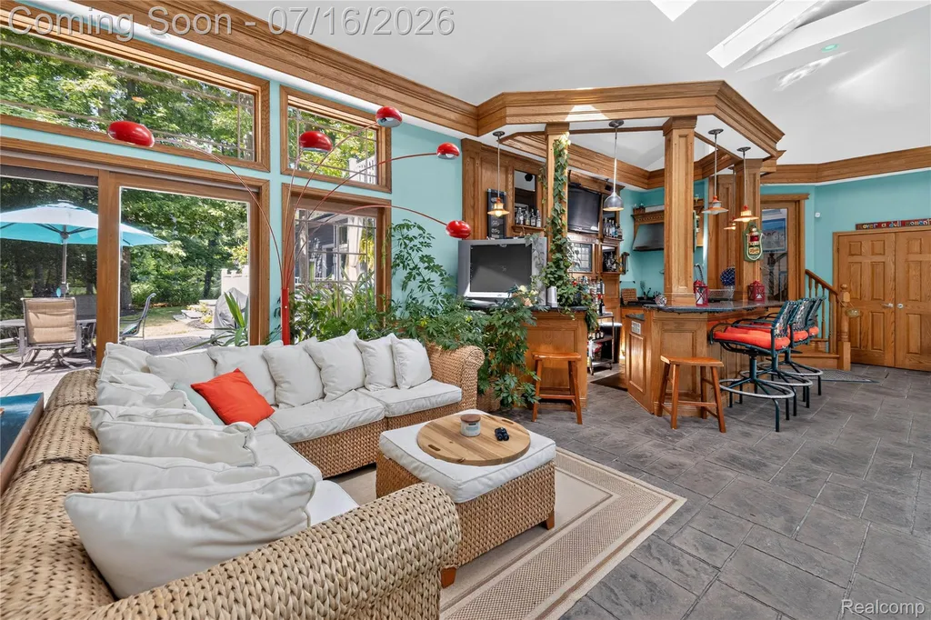 29474 East River Road Grosse Ile Township MI 48138
