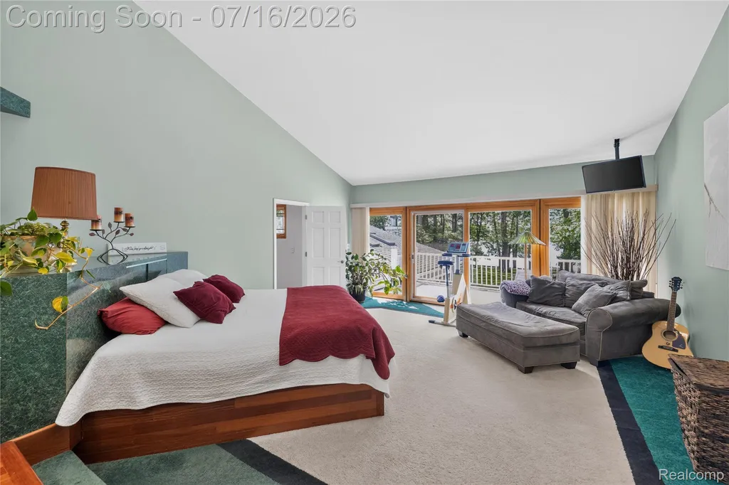 29474 East River Road Grosse Ile Township MI 48138