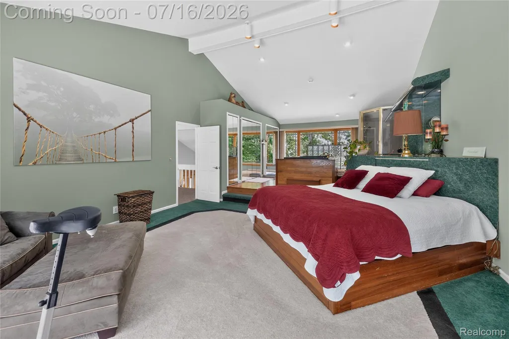29474 East River Road Grosse Ile Township MI 48138