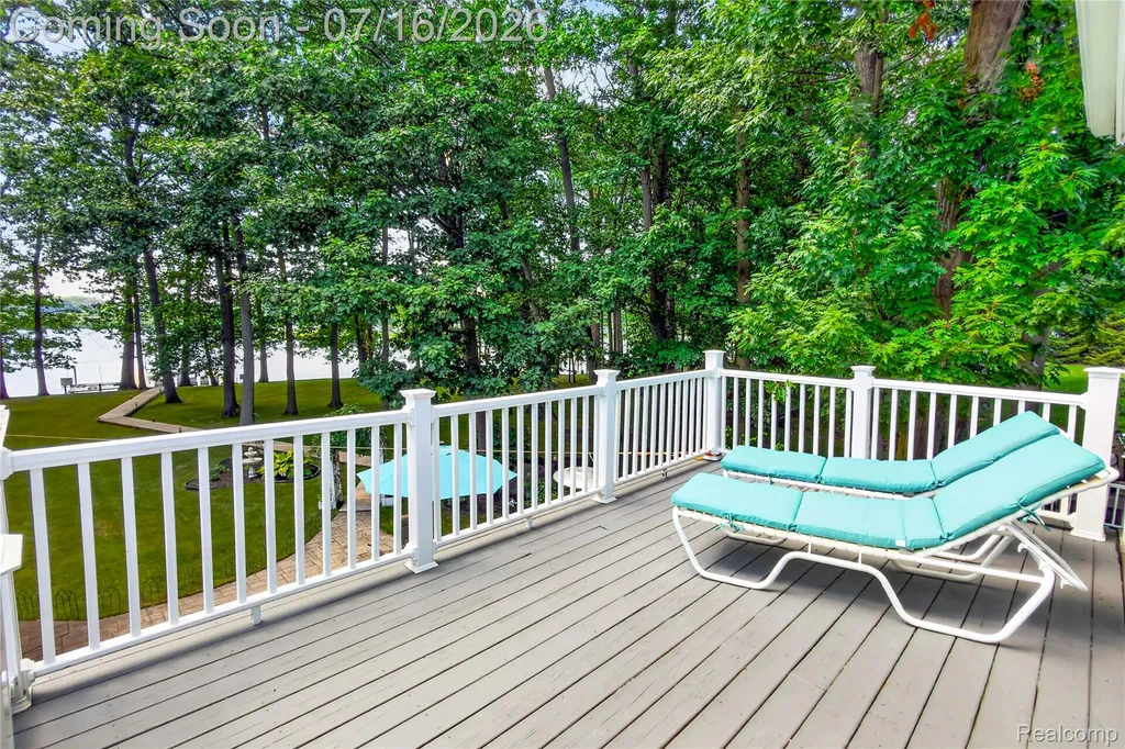 29474 East River Road Grosse Ile Township MI 48138