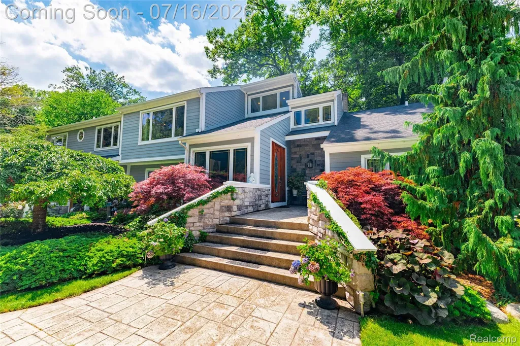 29474 East River Road Grosse Ile Township MI 48138