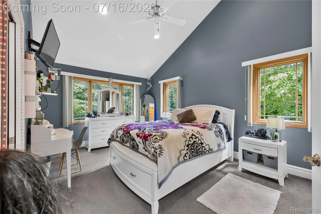 29474 East River Road Grosse Ile Township MI 48138