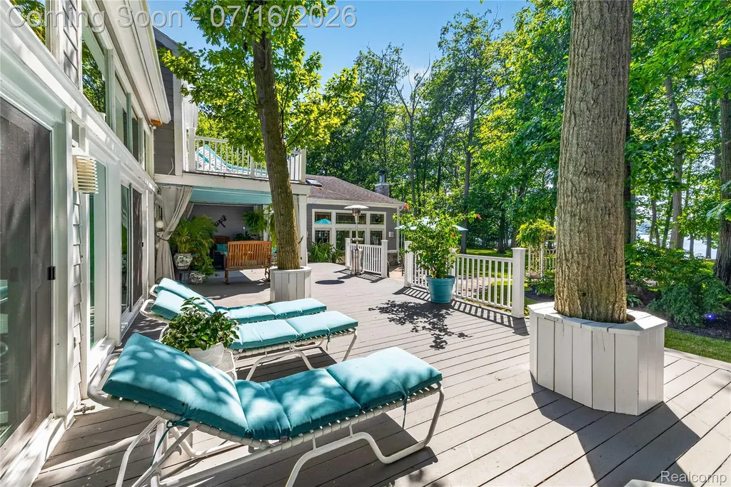 29474 East River Road Grosse Ile Township MI 48138