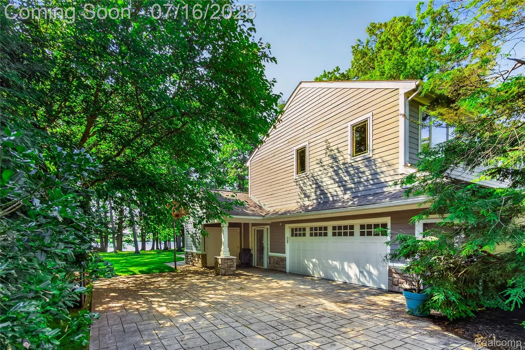 29474 East River Road Grosse Ile Township MI 48138