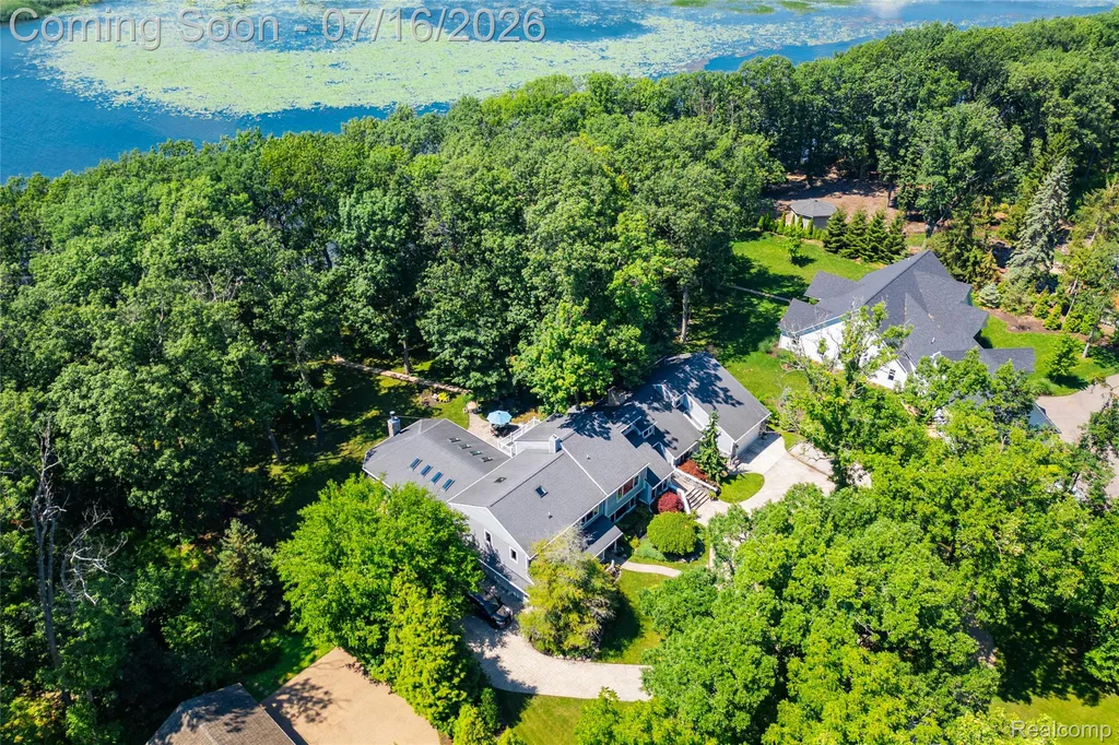 29474 East River Road Grosse Ile Township MI 48138