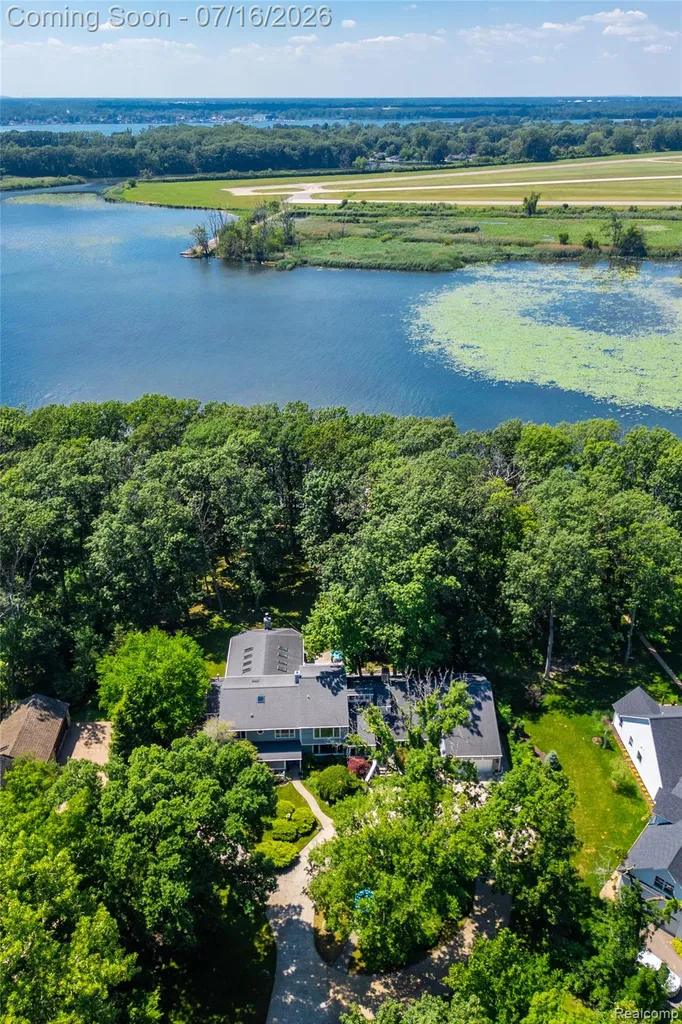 29474 East River Road Grosse Ile Township MI 48138