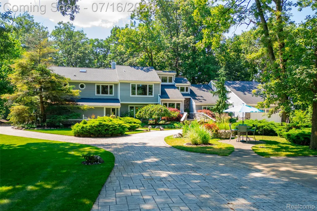 29474 East River Road Grosse Ile Township MI 48138