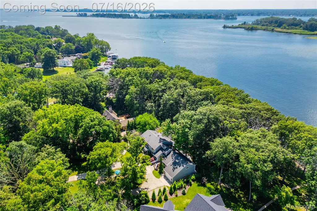 29474 East River Road Grosse Ile Township MI 48138