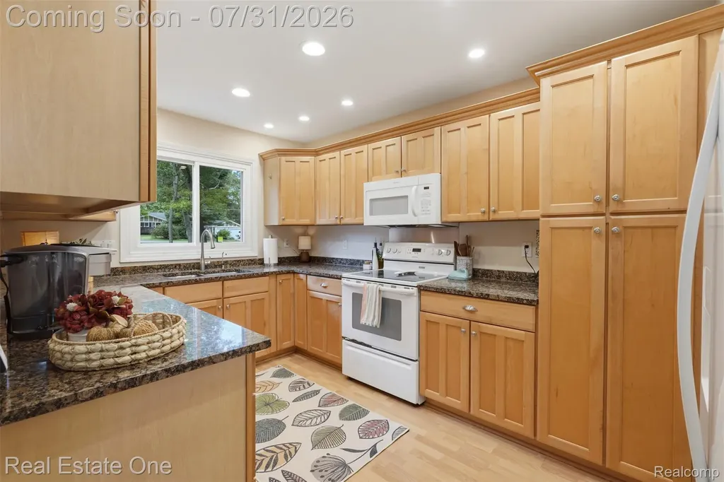 2975 West Street Highland Charter Township MI 48380