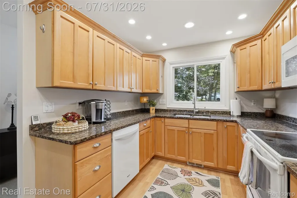 2975 West Street Highland Charter Township MI 48380