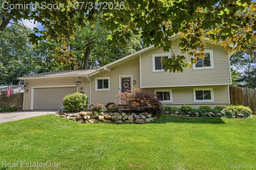2975 West Street Highland Charter Township MI 48380