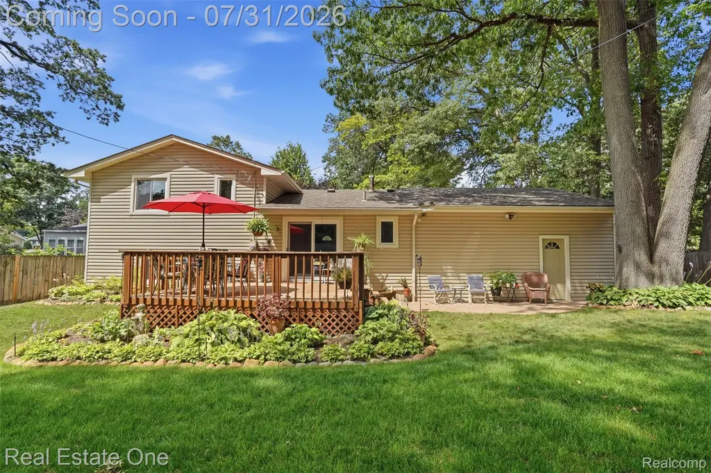 2975 West Street Highland Charter Township MI 48380