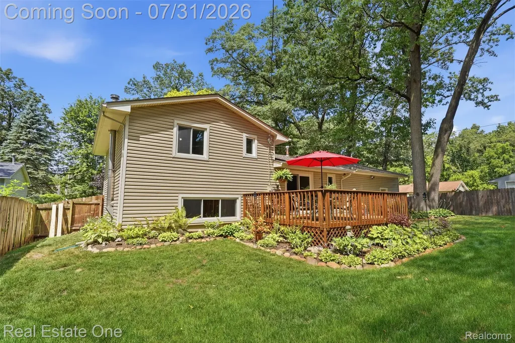 2975 West Street Highland Charter Township MI 48380