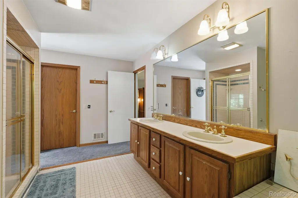 9201 Mabley Hill Road Tyrone Township MI 48430