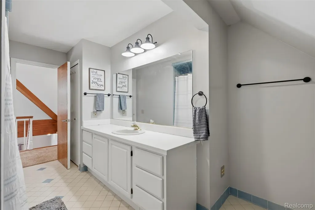 9201 Mabley Hill Road Tyrone Township MI 48430