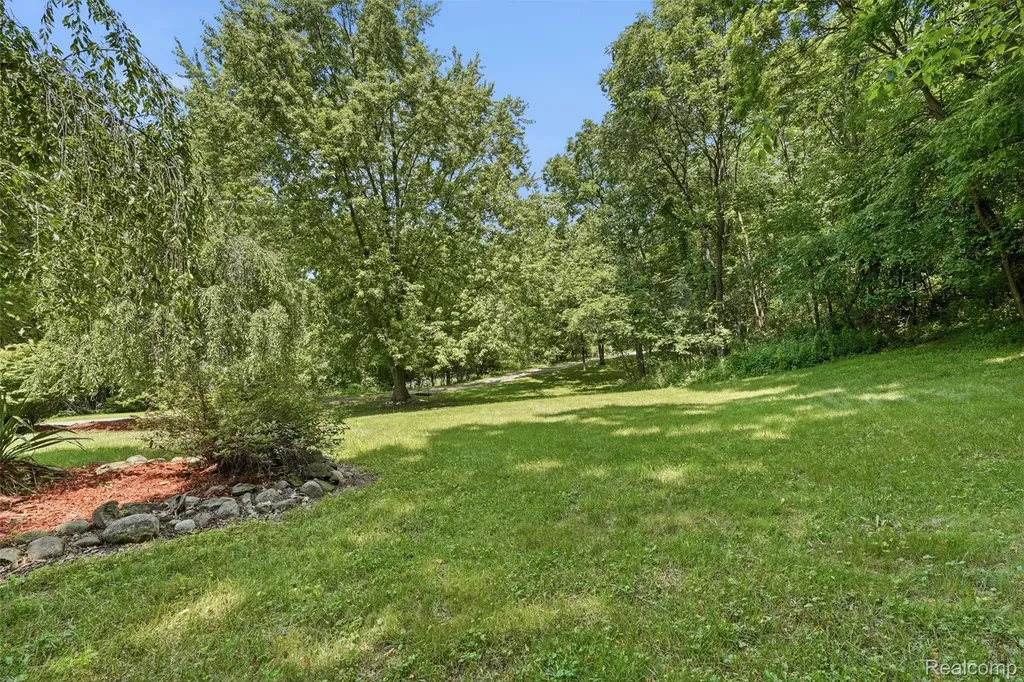 9201 Mabley Hill Road Tyrone Township MI 48430