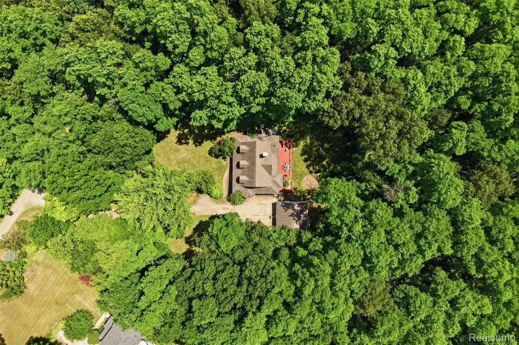 9201 Mabley Hill Road Tyrone Township MI 48430