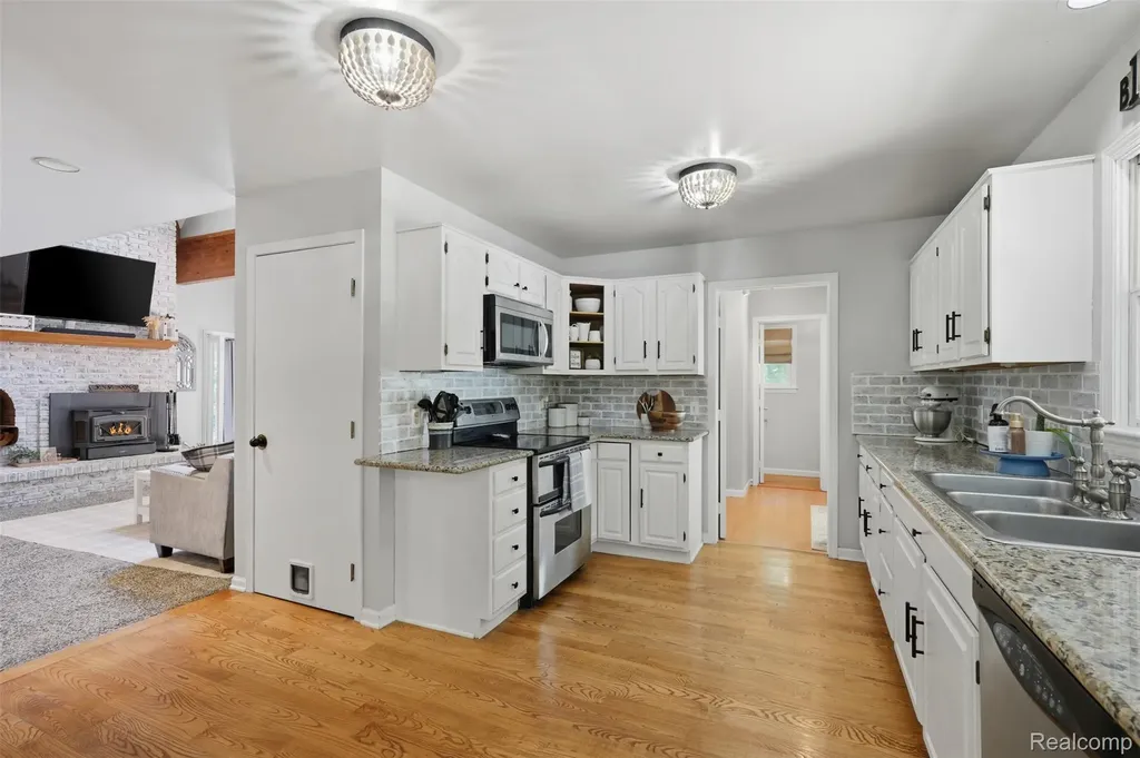 9201 Mabley Hill Road Tyrone Township MI 48430