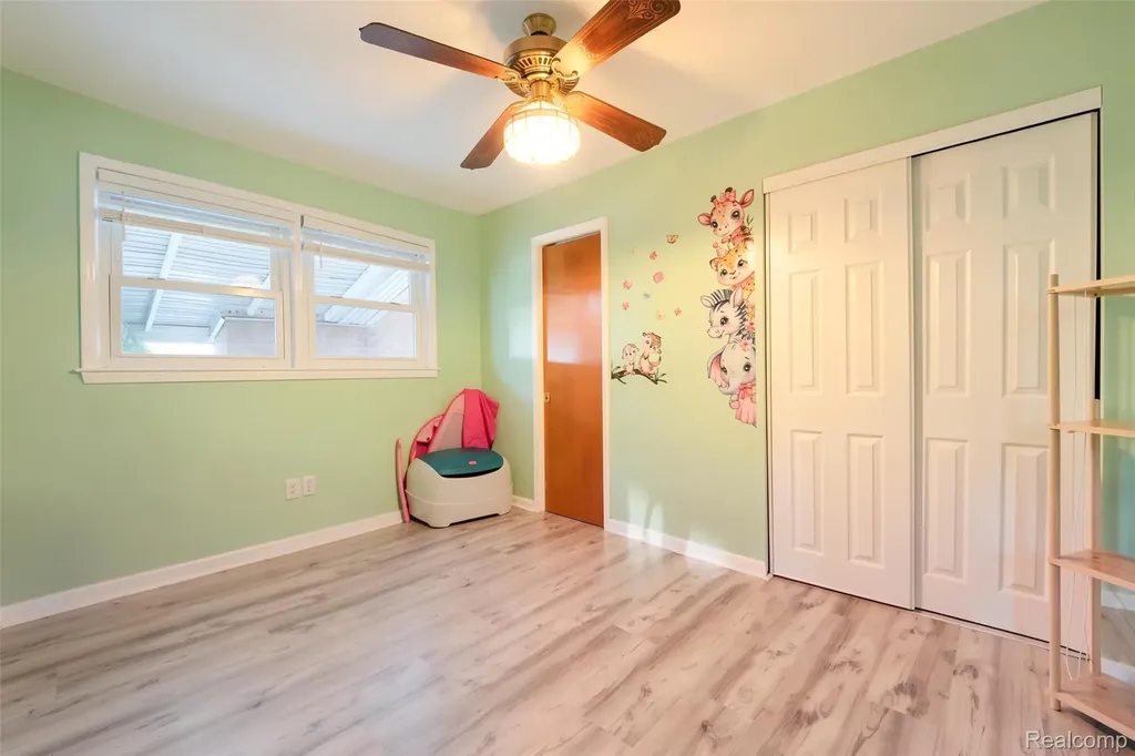 6627 Hawthorne Street Garden City City MI 48135