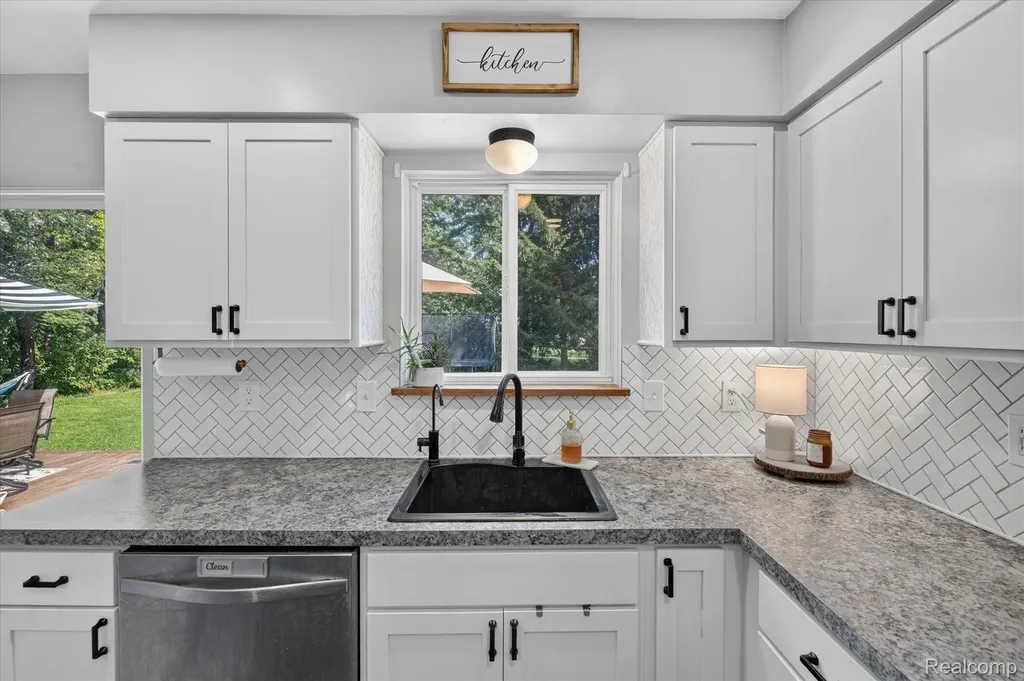 554 Bluewater Drive Holly Township MI 48442