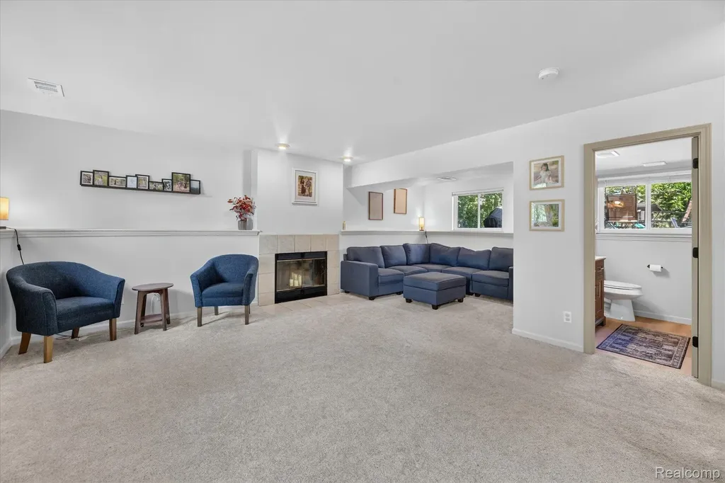 554 Bluewater Drive Holly Township MI 48442
