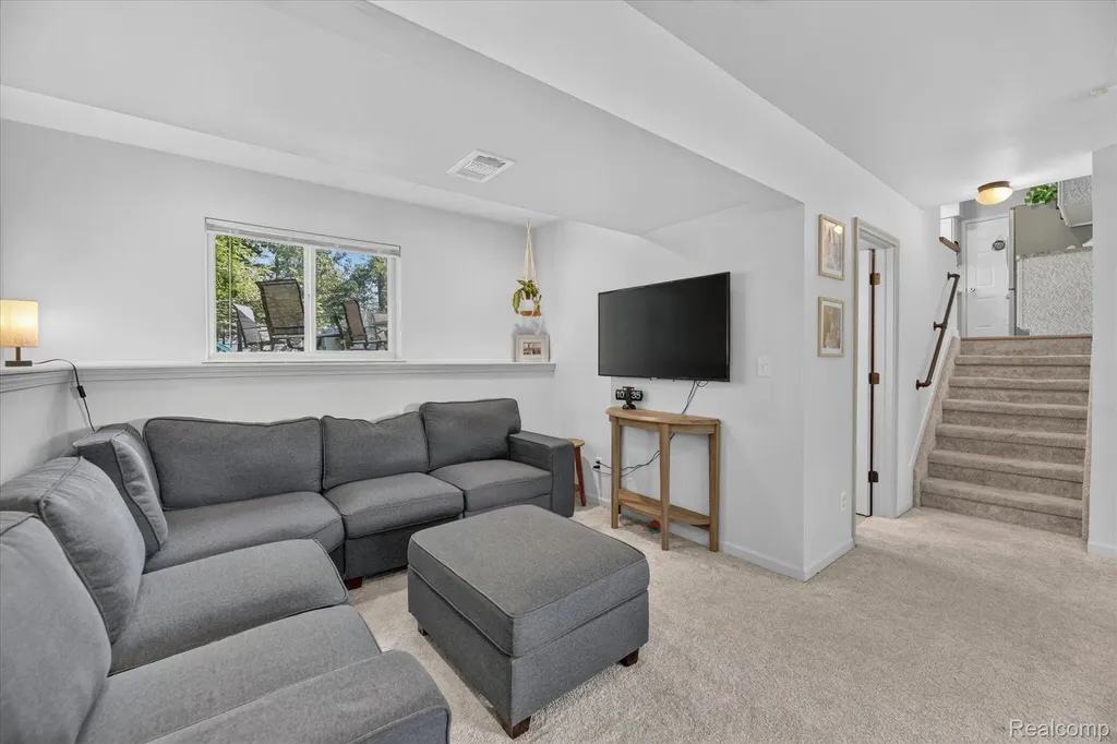 554 Bluewater Drive Holly Township MI 48442