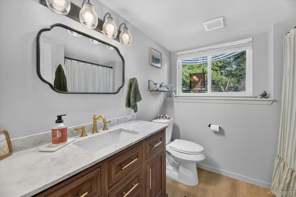 554 Bluewater Drive Holly Township MI 48442