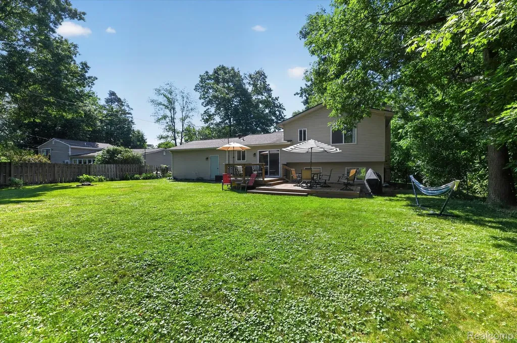 554 Bluewater Drive Holly Township MI 48442