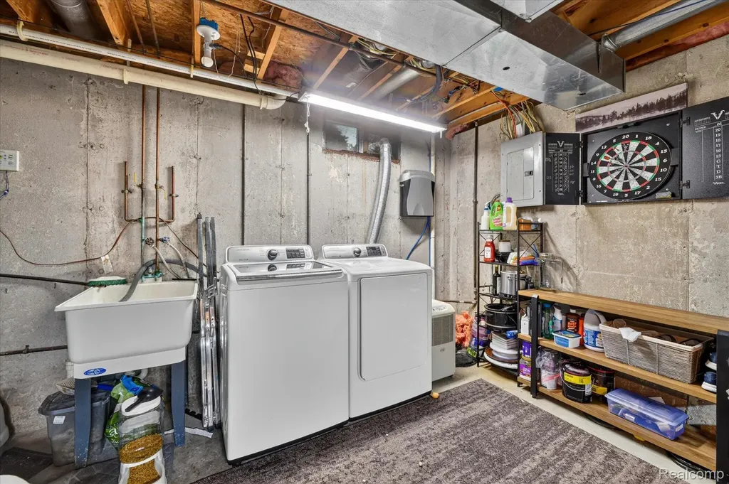 554 Bluewater Drive Holly Township MI 48442