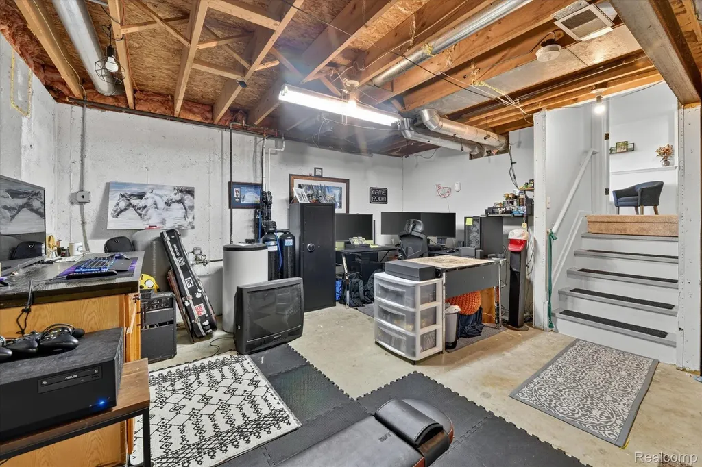 554 Bluewater Drive Holly Township MI 48442