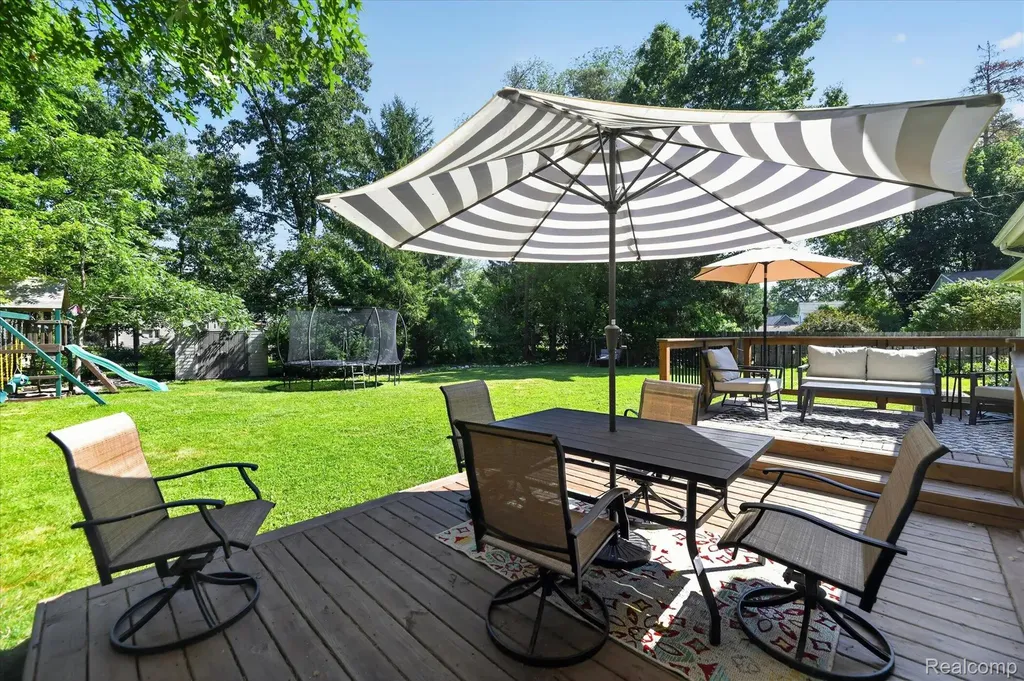 554 Bluewater Drive Holly Township MI 48442