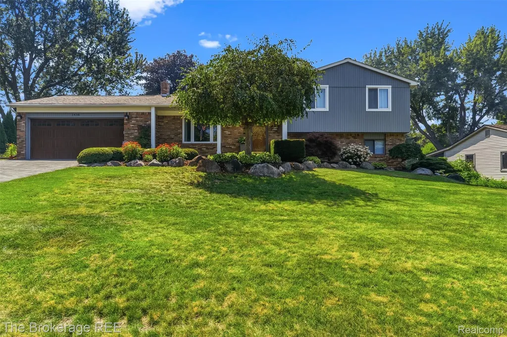 1438 Lynnwood Lane White Lake Charter Township MI 48383