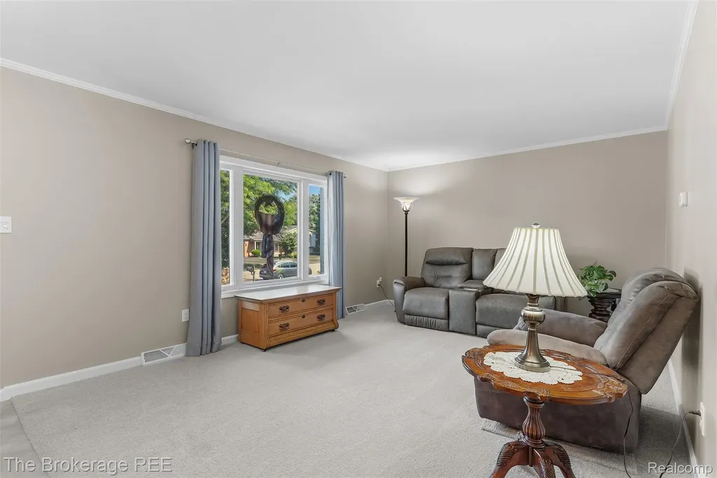 1438 Lynnwood Lane White Lake Charter Township MI 48383