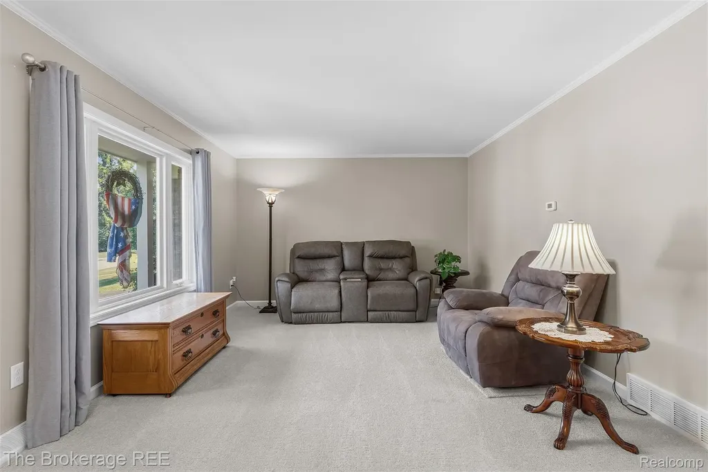 1438 Lynnwood Lane White Lake Charter Township MI 48383