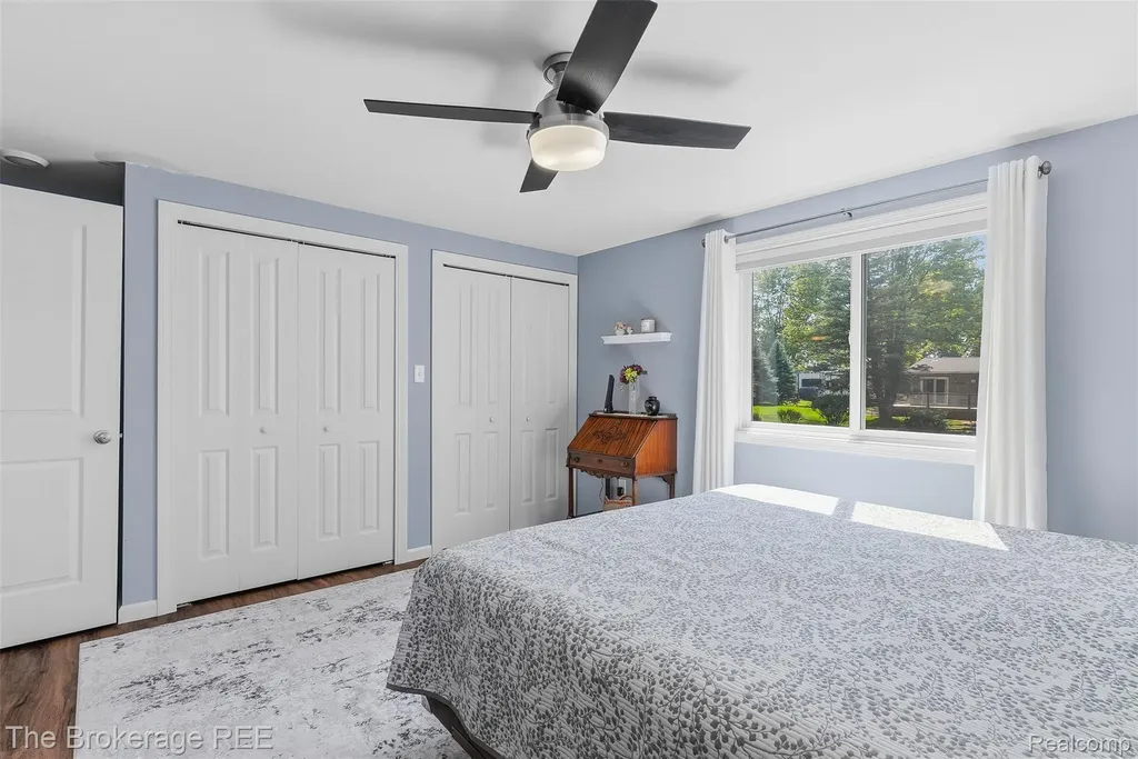 1438 Lynnwood Lane White Lake Charter Township MI 48383