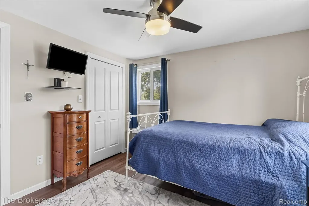1438 Lynnwood Lane White Lake Charter Township MI 48383
