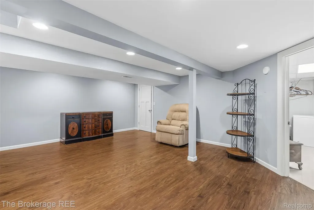 1438 Lynnwood Lane White Lake Charter Township MI 48383