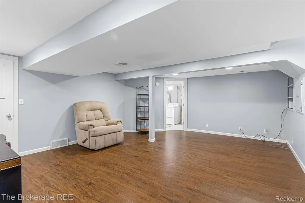 1438 Lynnwood Lane White Lake Charter Township MI 48383