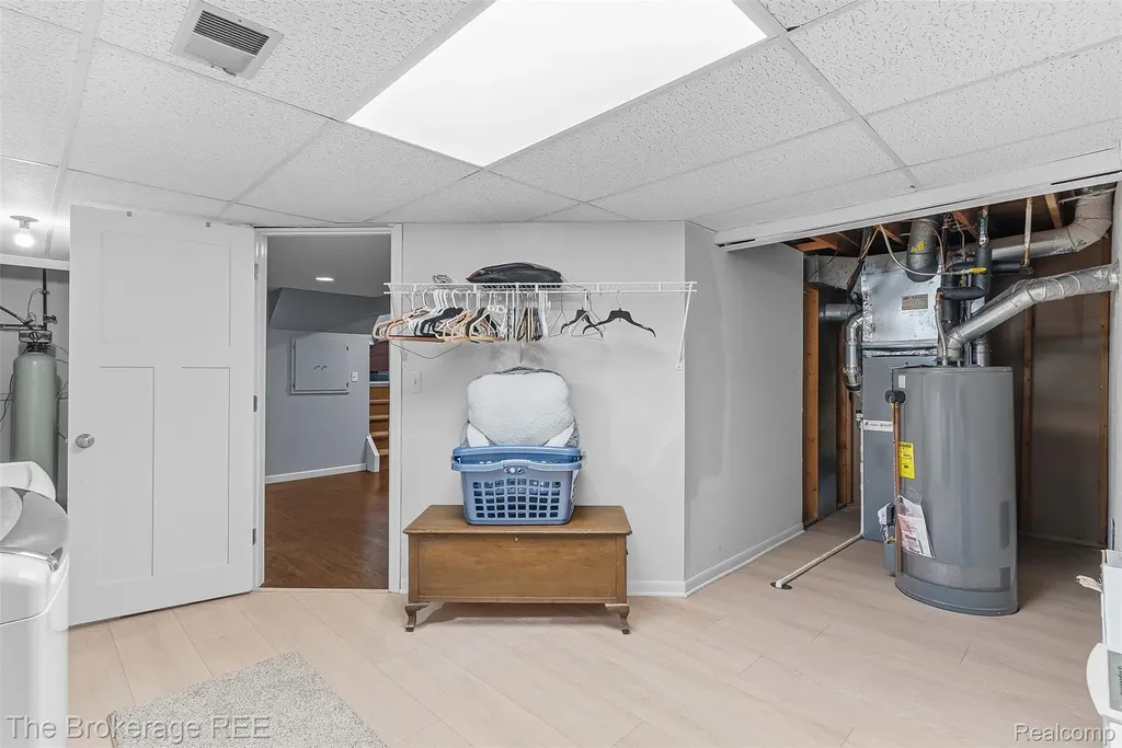 1438 Lynnwood Lane White Lake Charter Township MI 48383