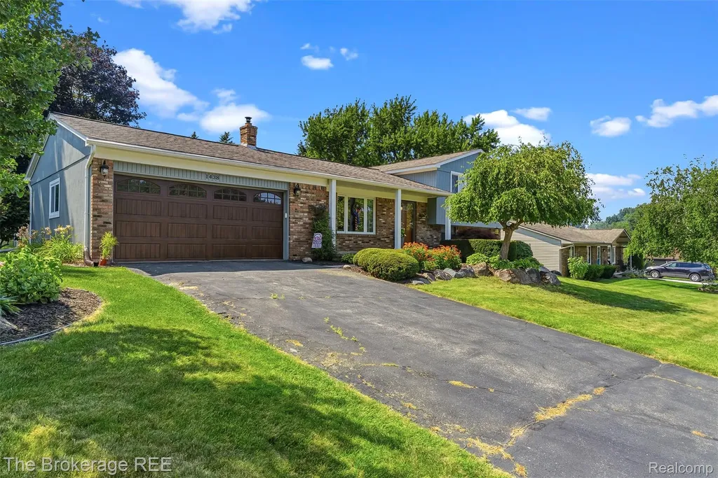 1438 Lynnwood Lane White Lake Charter Township MI 48383