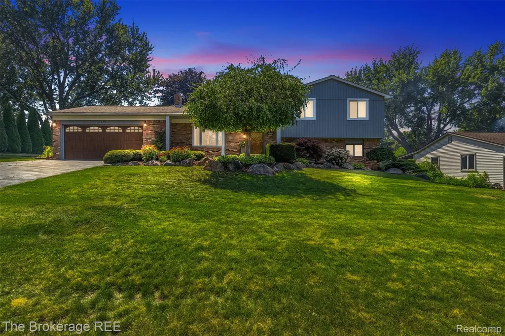 1438 Lynnwood Lane White Lake Charter Township MI 48383