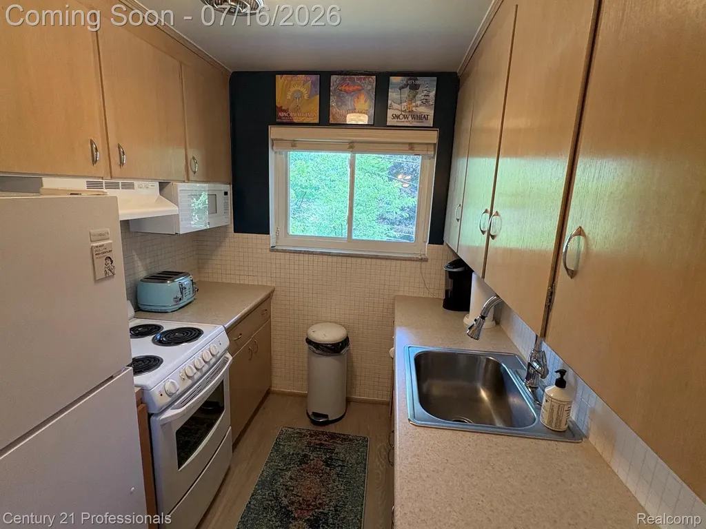 2820 Woodslee Drive Royal Oak City MI 48073