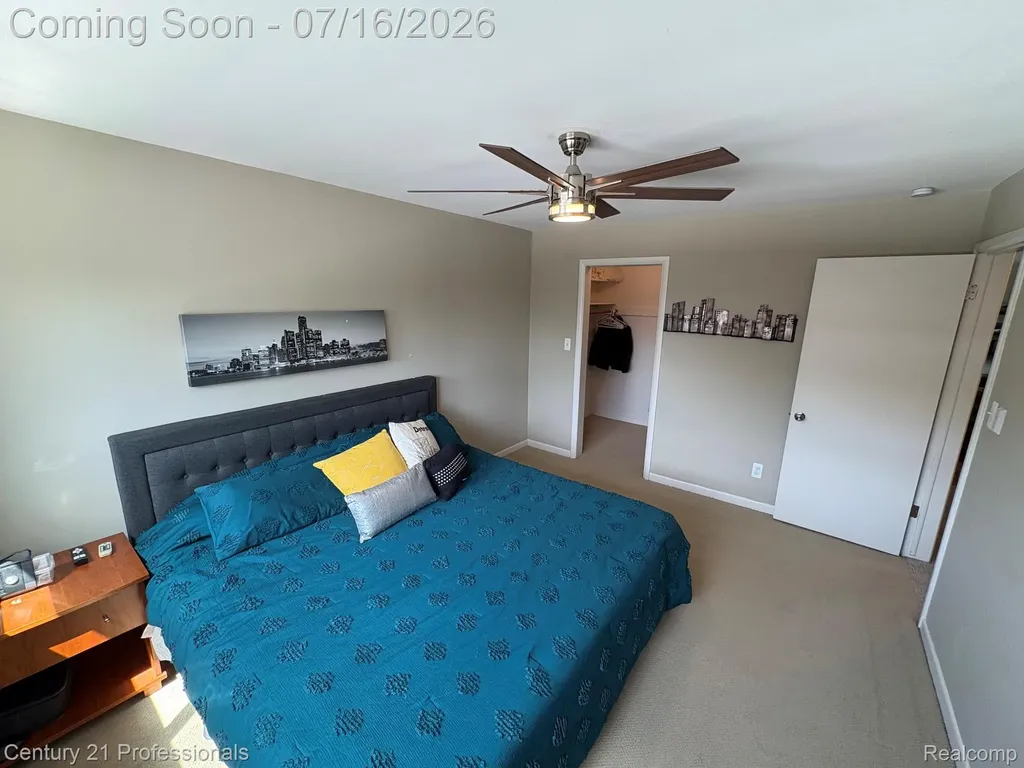 2820 Woodslee Drive Royal Oak City MI 48073