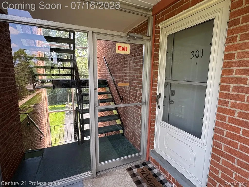 2820 Woodslee Drive Royal Oak City MI 48073