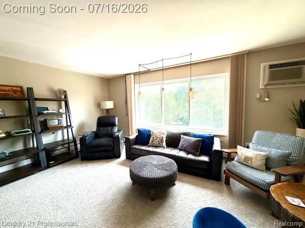 2820 Woodslee Drive Royal Oak City MI 48073