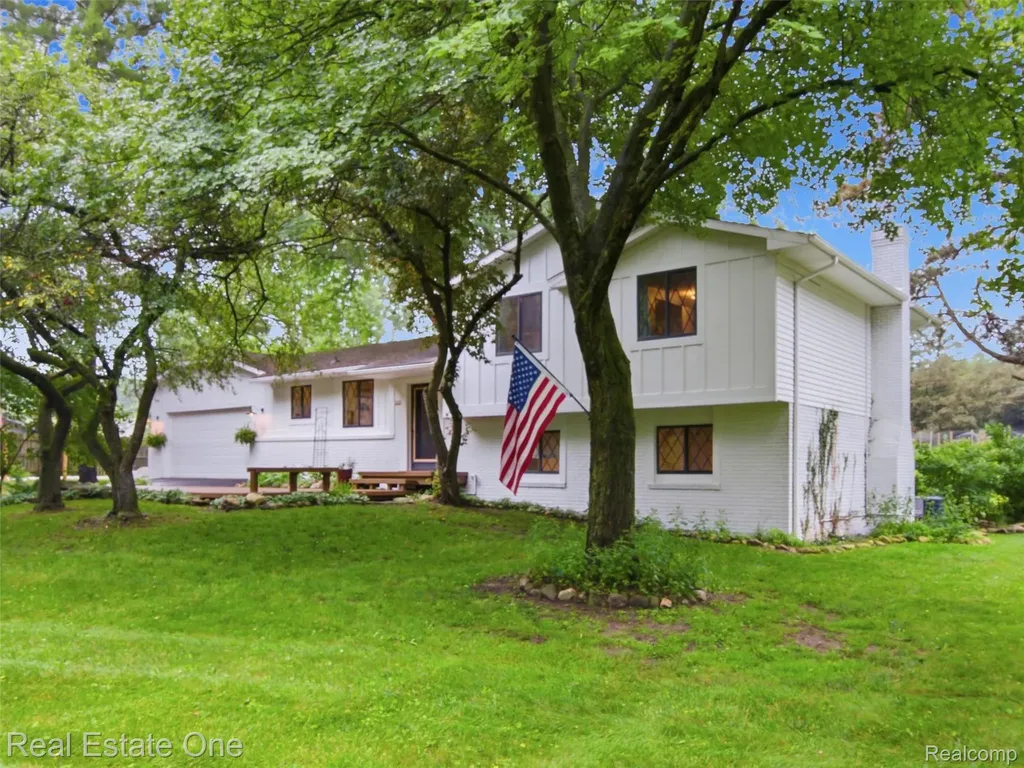 3206 Allen Road Brandon Charter Township MI 48462