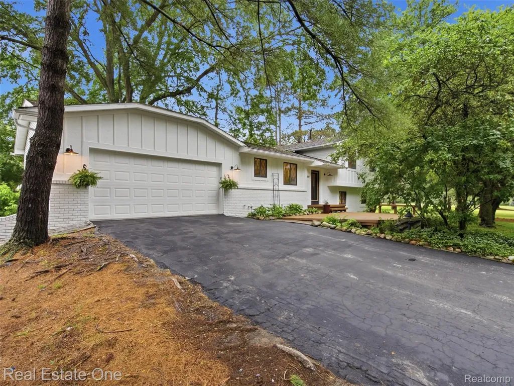 3206 Allen Road Brandon Charter Township MI 48462