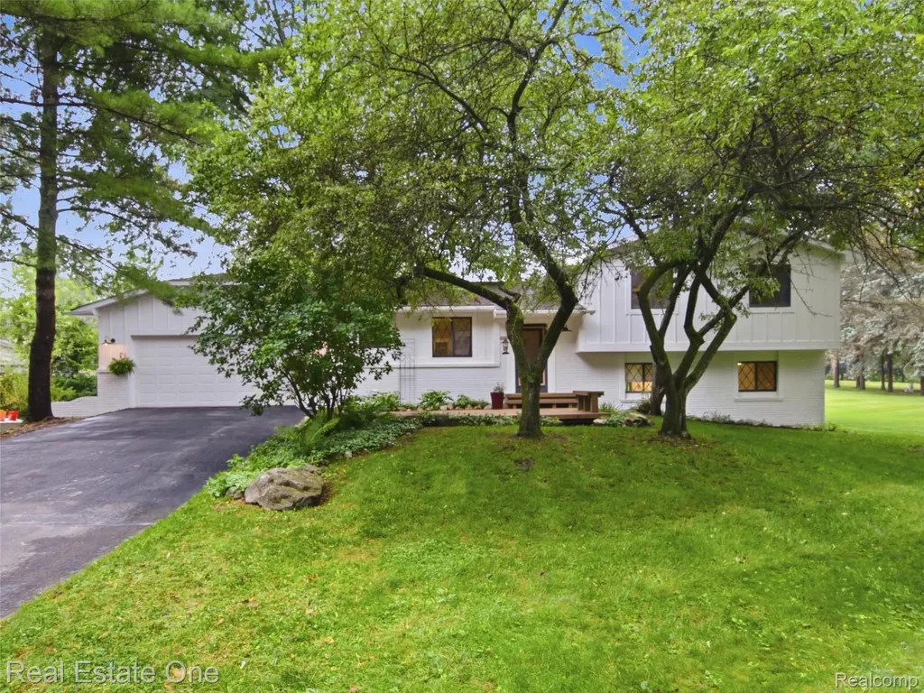 3206 Allen Road Brandon Charter Township MI 48462